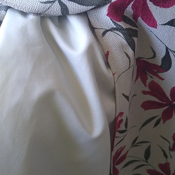 Skirt - Picture 3 of 4